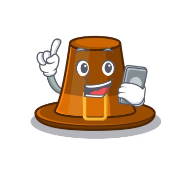 Maskot dolabındaki telefon hacıları şapkasıyla.