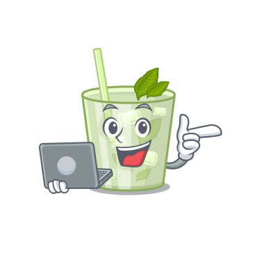 Akıllı çizgi film karakteri mojito limon kokteyli evde dizüstü bilgisayarla çalışıyor.