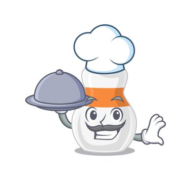 Maskot stili vücut losyonu şefi tepside yemek servis ediyor.