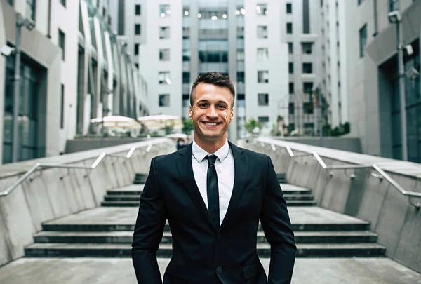 Portrait Happy Young Businessman Smiling While Walking Modern City Background — Stock Photo, Image