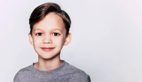 Niño sonriente — Foto de Stock