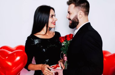 Genç kız için gül buket hediye adam sakal