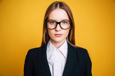 Şık iş kadını Studio poz