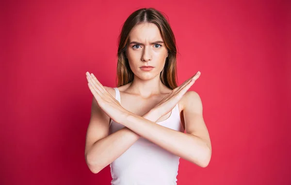 Wanita Muda Berpose Studio — Stok Foto