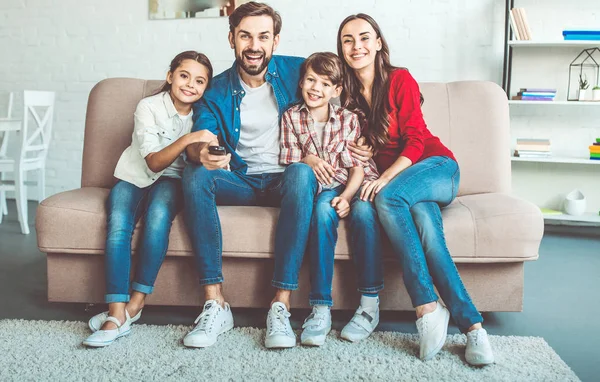 Young Family Spending Happy Time Home — Stock Photo, Image