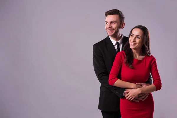 Quiero Tanto Hermosa Pareja Elegante Elegante Traje Vestido Abrazan Divierten — Foto de Stock