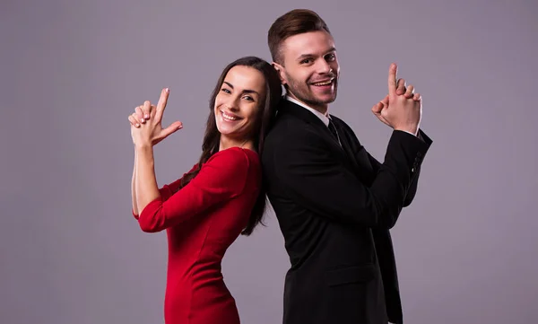 Hermosa Pareja Elegante Elegante Traje Vestido Están Pie Espalda Con — Foto de Stock