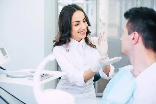 Doctor Dentist Clinic Making Medical Examination Her Patient Who Sitting — Stock Photo, Image