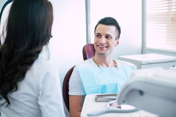 Talk Turkey Conversation Dentist Patient Who Sitting Dental Chair Front — Stock Photo, Image