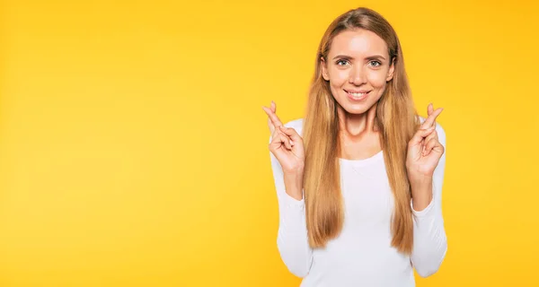 Pide Deseo Cree Milagro Feliz Joven Linda Mujer Con Los — Foto de Stock