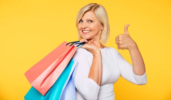 Acheteur Consommateur Vente Client Shopping Ligne Joyeux Rire Blonde Femme — Photo