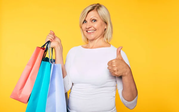 Acheteur Consommateur Vente Client Shopping Ligne Joyeux Rire Blonde Femme — Photo