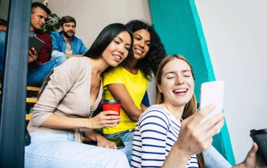 Genç öğrenci grubu