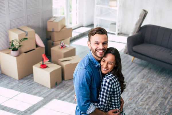 Happy Young Family New Apartment — Stock Photo, Image