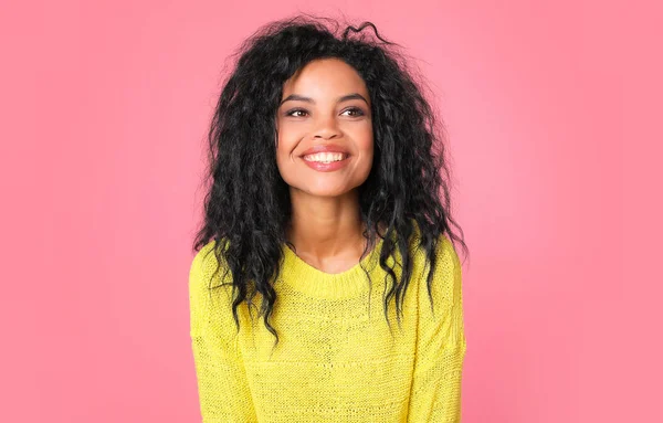 Portrait Beautiful Mixed Race Woman Wearing Warm Yellow Sweater Smiling — ストック写真