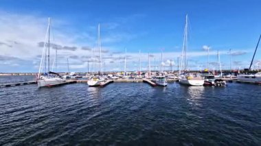 Yat ve Teknelerin Yaz Zamanı Noblessneri Limanı, Tallinn, Estonya