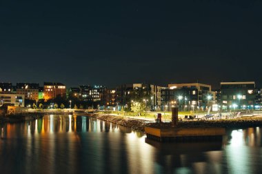 Tallinn, Estonya 'daki Modern Rıhtım Apartmanları