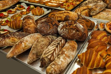 Fırından yeni çıkmış lezzetli ekmek rulo