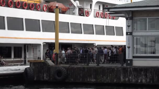 Stanbul Türkiye Mayıs 2018 Tanımlanamayan Commuters Istanbul Kadıköy Limanında Gemide — Stok video