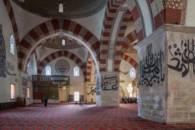 Edirne, Türkiye - Mayıs 2018: Edirne eski cami iç ayrıntılar. Eski camiidir erken bir 15. yüzyıl Osmanlı Camii