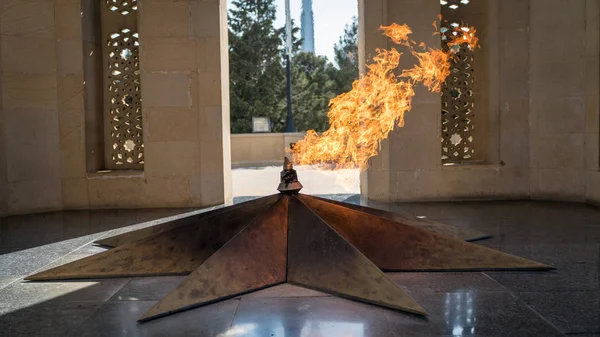 Baku Azerbaijan April 2018 Shahidlar Denkmal Oder Ewiges Flammendenkmal Auf — Stockfoto