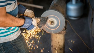 Adıyaman, Türkiye - Temmuz 2018: geleneksel handycrafts pazarda adıyaman şehir tarihi eski Oturakci eski şehrin Türkiye içinde çalıştığı terzi