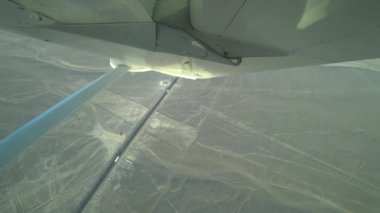 Nazca, Peru - Eylül 2017: Nazca çizgileri üzerinde uçan uçaktan görüldüğü gibi