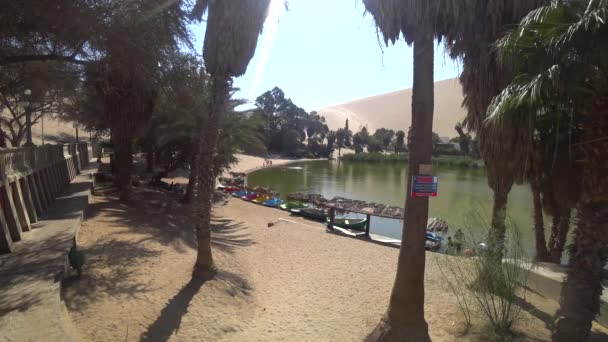 Huacachina Perú Septiembre 2017 Vista Del Oasis Huacachina Bajo Las — Vídeos de Stock