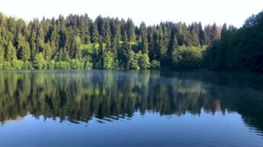 Savsat Karagol Kara Göl Doğu Karadeniz, Savsat, Artvin, Türkiye'de güzel doğal görünümü