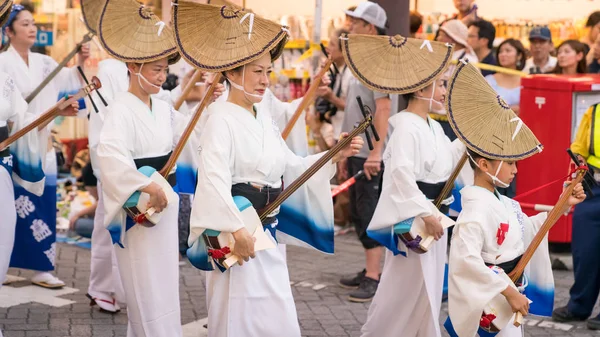 Tóquio Japão Agosto 2018 Artistas Japoneses Dançando Dança Tradicional Awaodori — Fotografia de Stock