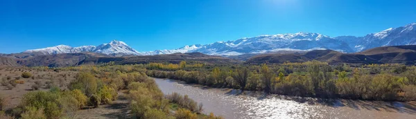 Erzincan Turquía Octubre 2018 Vista Valle Con Montañas Nevadas Río — Foto de Stock