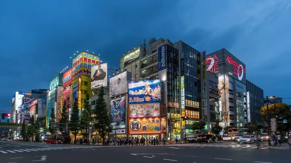 Tokyo Japon Août 2018 Akihabara Crosswalk Junction Soir Avec Des — Photo