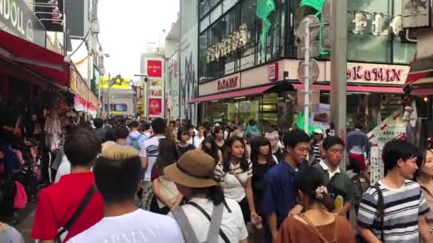 Tokyo Giappone Agosto 2018 Persone Non Identificate Takeshita Harajuku Famosa — Video Stock