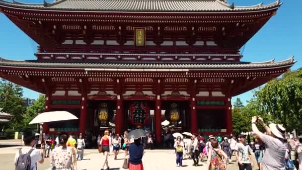 Токіо Японія 2018 Серпня Невідомі Туристів Які Відвідують Sensoji Temple — стокове відео