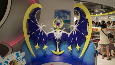 Tokyo, Japonya - Ağustos 2018: Pokemon Pokemon merkezi mağaza Sunshine City Alışveriş Merkezi girişinde hatlarıma