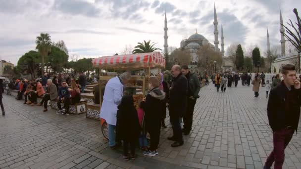 Istanbul Turchia Dicembre 2018 Uomo Vende Pasticcerie Tradizionali Forno Chiamate — Video Stock