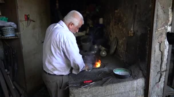 Adıyaman Turcja Lipca 2018 Krawiec Pracę Tradycyjne Handycrafts Adıyaman Miasta — Wideo stockowe