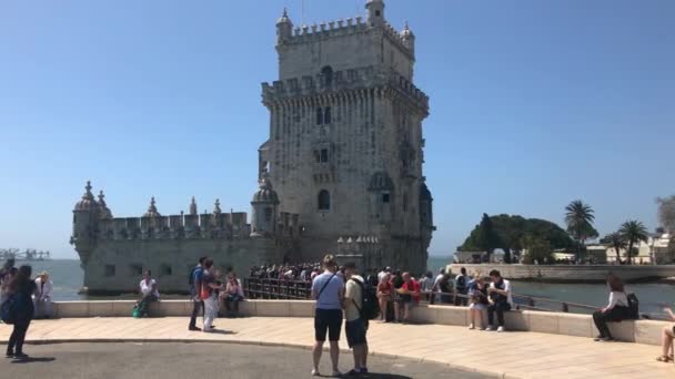 Lisboa Portugal Abril 2018 Vista Torre Belem Orillas Del Río — Vídeos de Stock