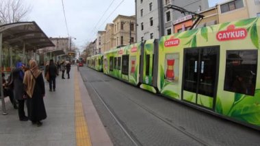 İstanbul, Türkiye - Aralık 2018: Istanbul Sultanahmet istasyonu durdurma Metro