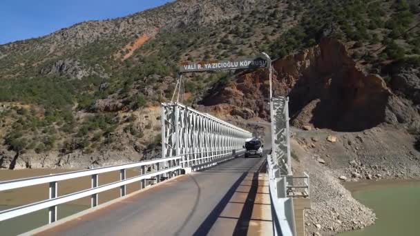 Auto Überquert Recep Yazicioglu Brücke Über Den Euphrat Kemaliye Erzincan — Stockvideo