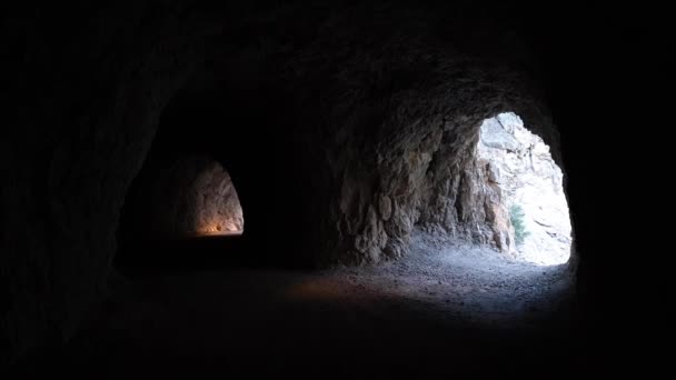 土耳其凯马利耶 2018年10月 凯马利耶的黑暗峡谷 有石路和隧道 幼发拉底河贯穿 埃尔津坎 — 图库视频影像