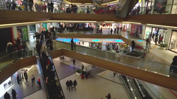 Istanbul Turquía Diciembre 2018 Personas Identificadas Comprando Axis Shopping Mall — Vídeo de stock