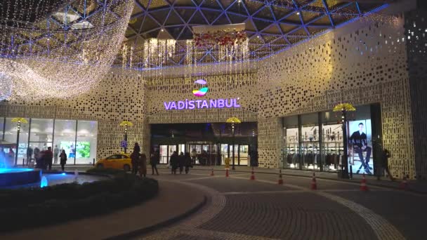 Istanbul Turecko Prosinec 2018 Neznámí Lidé Kolem Vstupních Dveří Vadiistanbul — Stock video