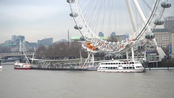 Londres Reino Unido Enero 2019 Barcos Río Támesis Centro Londres — Vídeo de stock