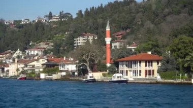 İstanbul, Türkiye-Mart 2019: Boğaziçi Boğazı 'nın lüks ve pahalı deniz cephesi tarihi evleri