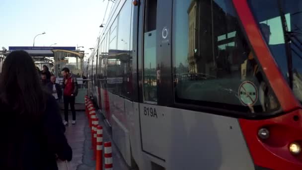 Stambuł Turcja Grudzień 2018 Istanbul Pociągiem Metra Stacji Dzielnicy Karakoy — Wideo stockowe