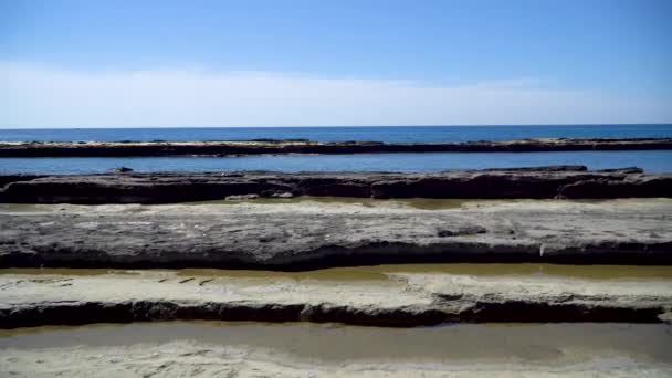 Antalya Turki Maret 2019 Formasi Batuan Alami Pantai Koru Dengan — Stok Video