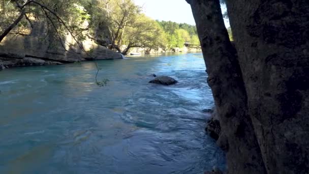 アンタルヤ県 トルコの郊外に流れるラフティング活動で有名なコプルカレー川 — ストック動画