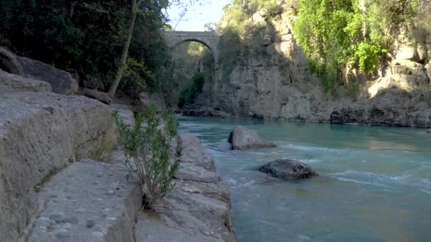 Antalya Turquia Março 2019 Antique Oluk Bridge Através Riacho Kopru — Vídeo de Stock