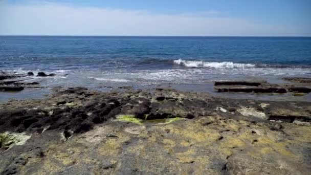 Antalya Turchia Marzo 2019 Formazioni Rocciose Naturali Sulla Spiaggia Koru — Video Stock